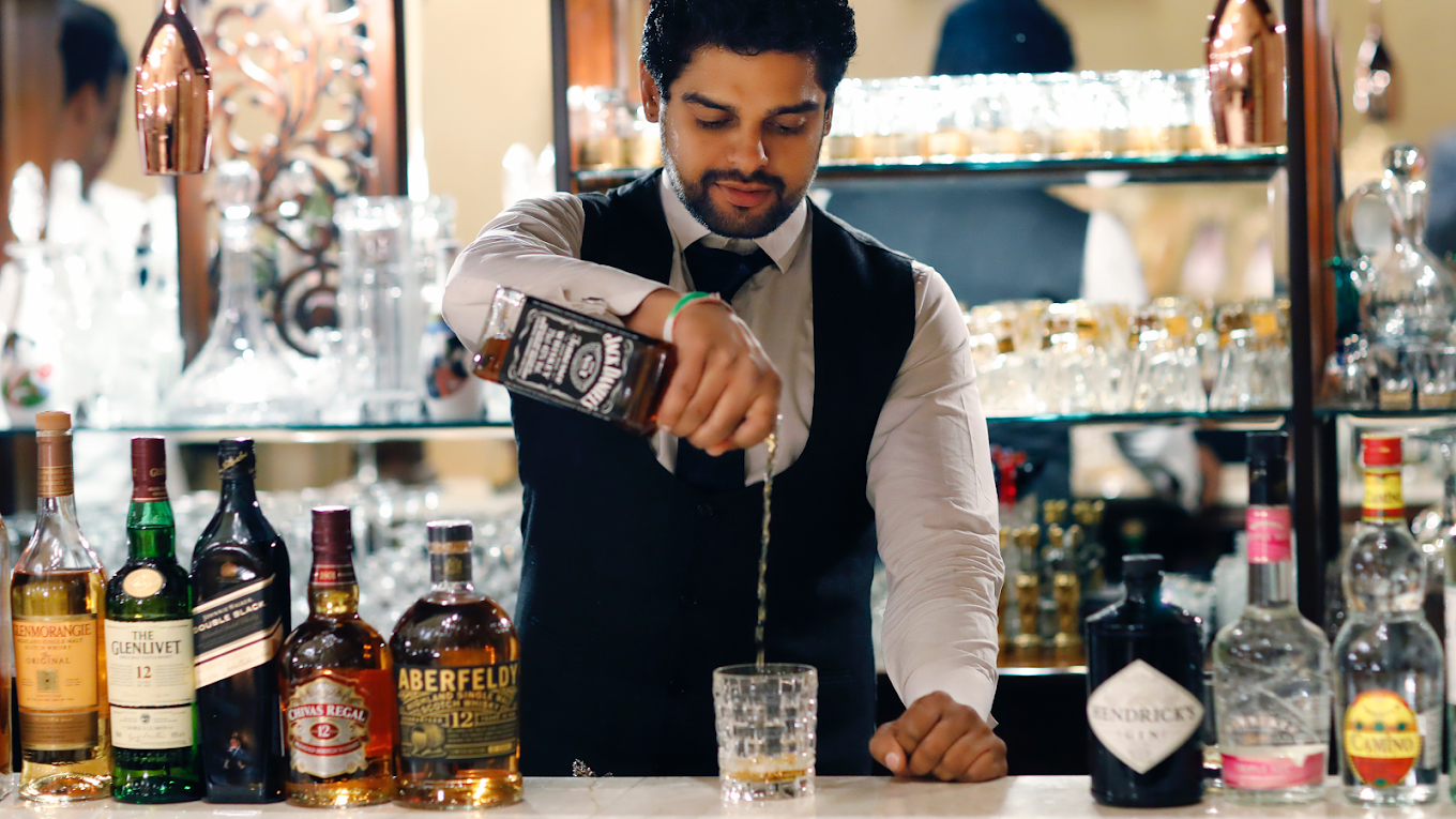 Best Bartender In Delhi