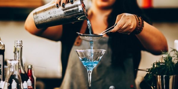 Female-Party-Bartender-In-delhi